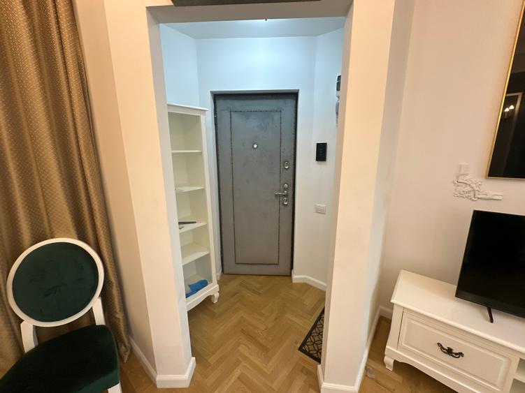 Garsonieră decomandată în Universitate