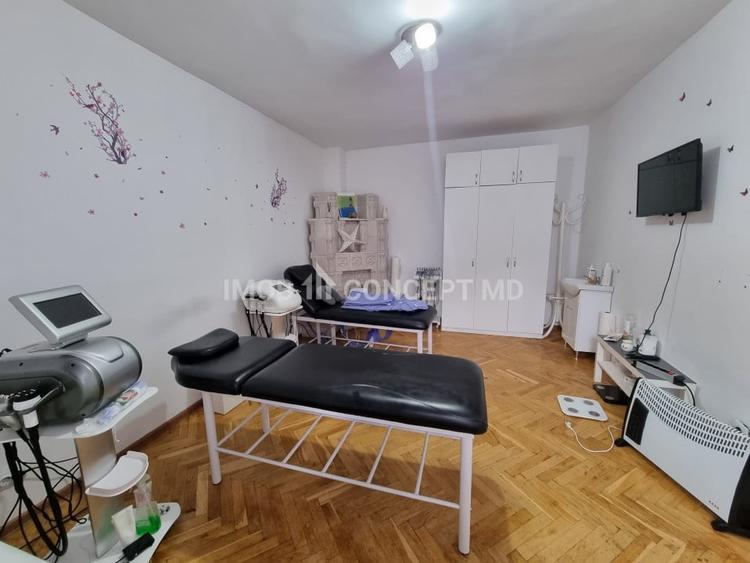 Casă individuală cu 8 camere cu Canalizare în Ultracentral