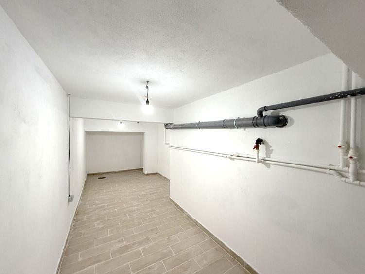 Casă individuală cu 6 camere cu Canalizare în Tei