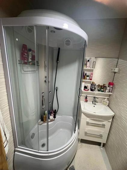 Apartament cu 3 camere decomandat în Exterior Vest