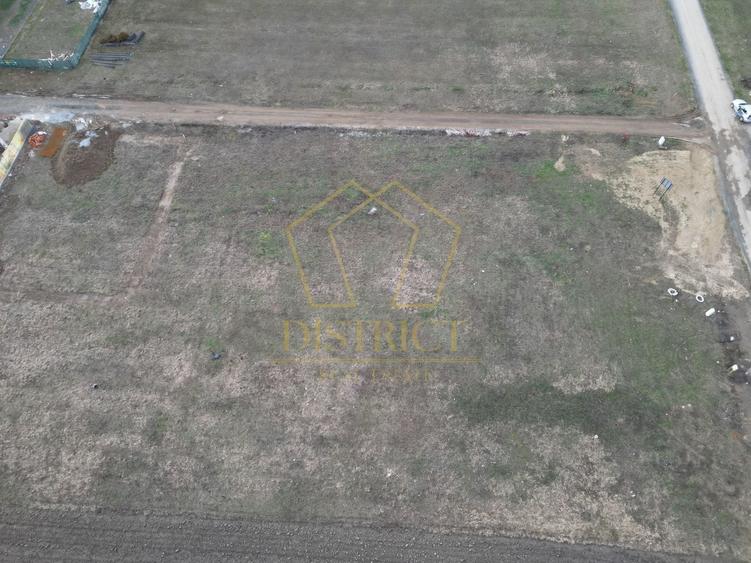 Teren Construcții intravilan de 818 mp, în Moșnița Nouă