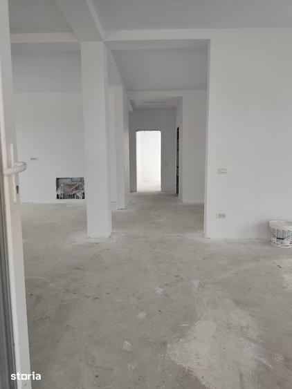 Casă cu 3 camere cu Teren 500 Mp în Tărtășești