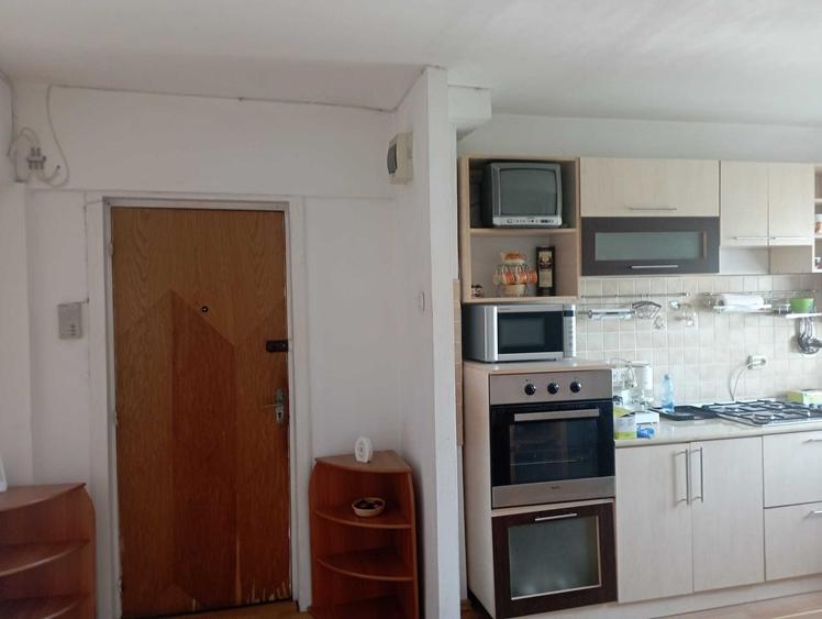 Apartament cu 3 camere decomandat în Dorobanți