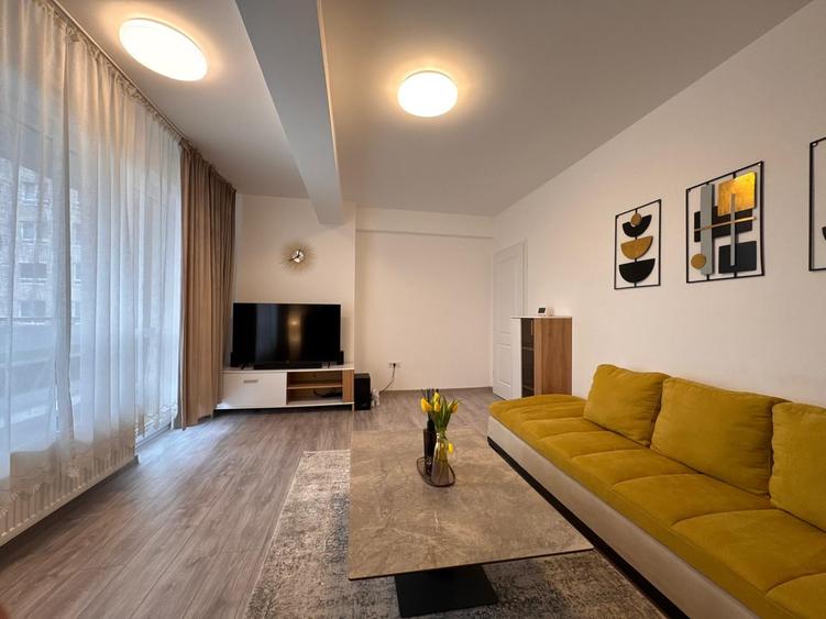 Apartament cu 3 camere decomandat, mobilat în Cristian