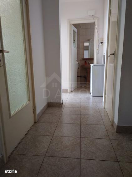 Apartament cu 2 camere decomandat în Aleea Carpați