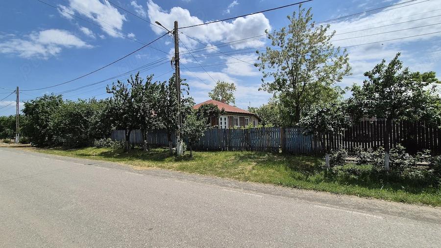 Casa si teren 1005 mp de vanzare in Platonesti strada principala - 3