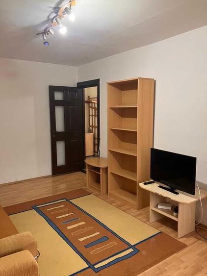 Apartament cu 2 camere decomandat în Republicii