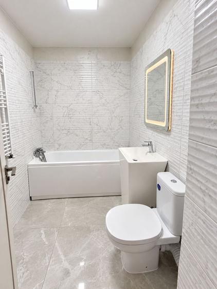 Apartament cu 3 camere decomandat în Sud