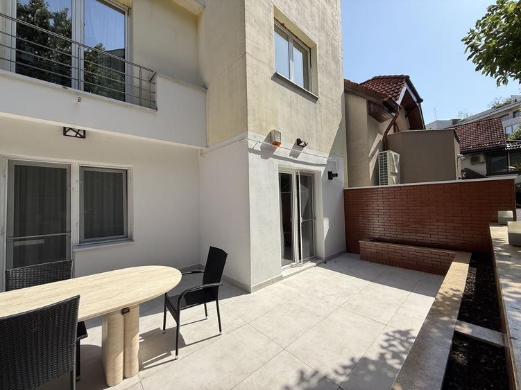 Apartament cu 4 camere în Herăstrău