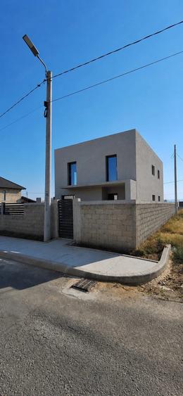 Casă cu 4 camere cu Teren 270 Mp în Periferie