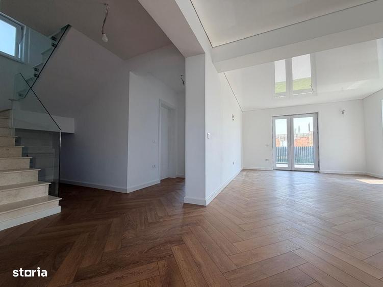 Casă cu 4 camere în Central