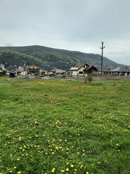 Teren Construcții intravilan de 900 mp, în Periferie