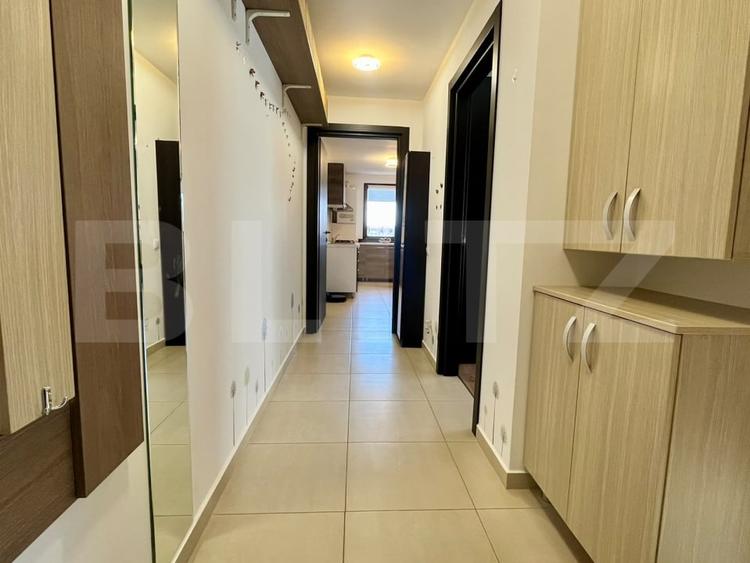 Apartament cu 2 camere decomandat, mobilat în Tractorul