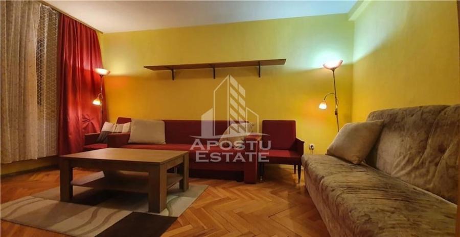 Apartament cu 3 camere decomandat, mobilat în Central