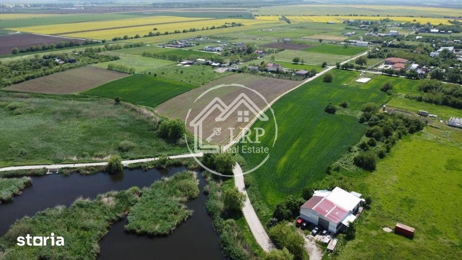 Teren de 10400 mp, în Dascălu