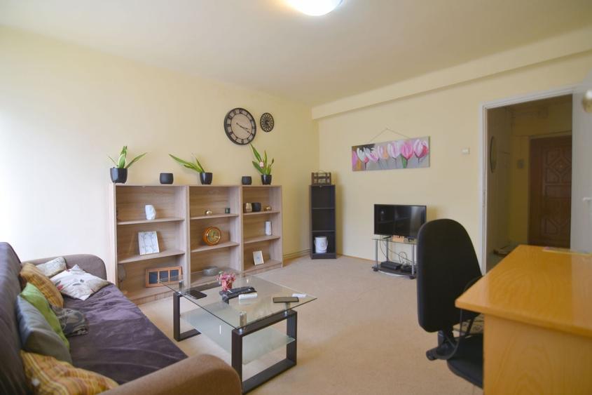 Apartament cu 2 camere semidecomandat, mobilat în Ultracentral