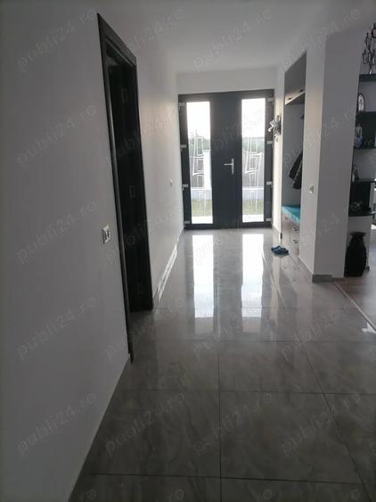 Casă cu 4 camere în Central