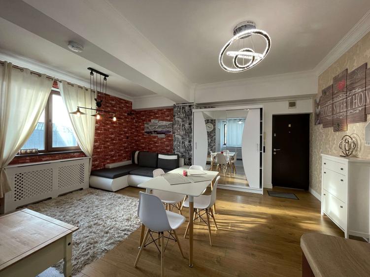 Apartament cu 2 camere semidecomandat în Central