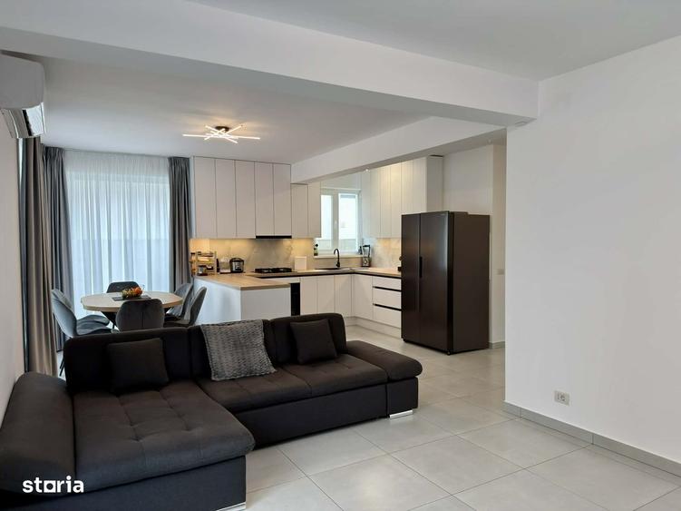 Casă cu 5 camere cu Teren 330 Mp în Central
