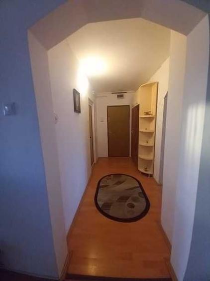 Apartament cu 3 camere decomandat în Popoveni