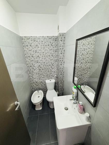 Apartament cu 3 camere decomandat, mobilat în Tractorul