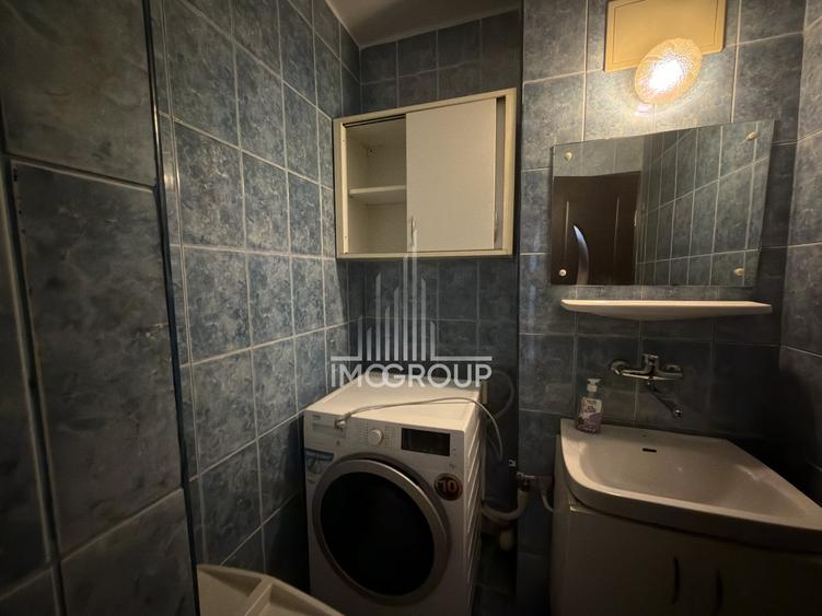 Apartament cu 3 camere decomandat, mobilat în Între Lacuri
