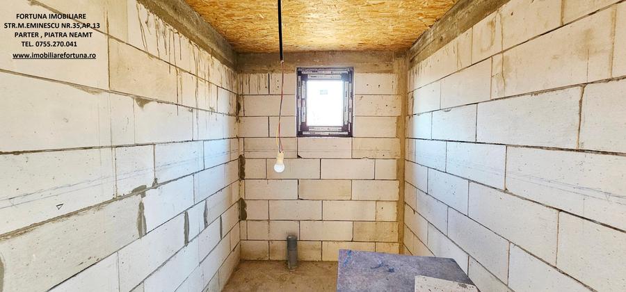 Casă cu 5 camere cu Teren 1200 Mp în Exterior Vest