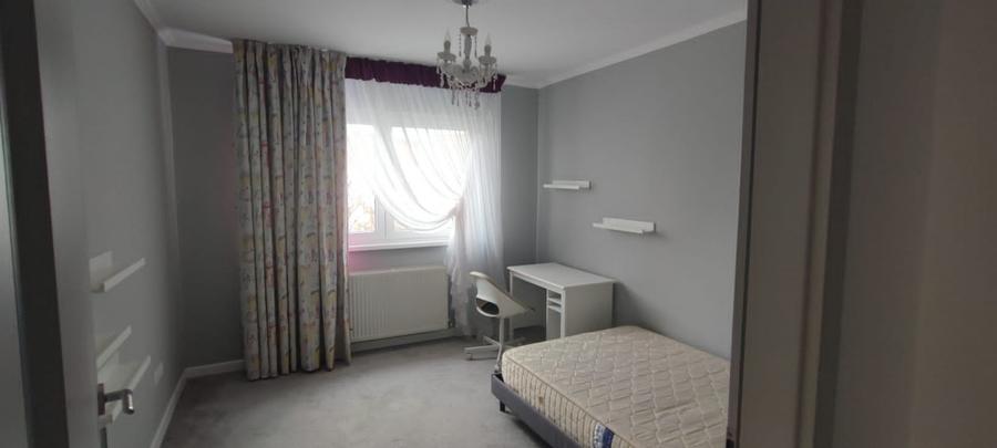 Apartament cu 3 camere decomandat, mobilat în Vasile Aaron