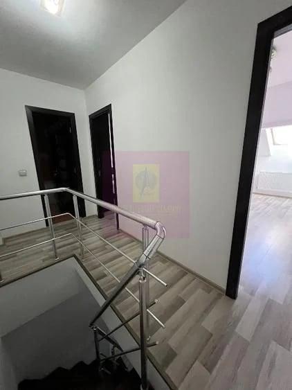 Apartament cu 3 camere decomandat în Colentina