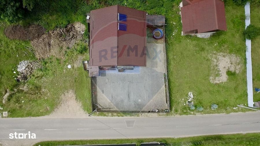 Casă cu 7 camere cu Teren 500 Mp în Măguri