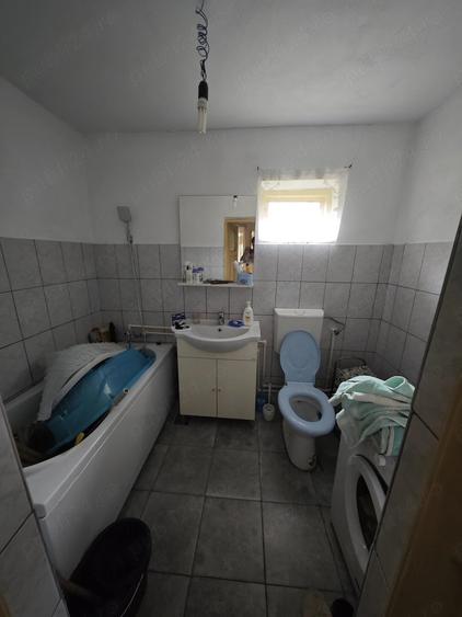 Casă cu 2 camere cu Teren 1800 Mp în Ungheni