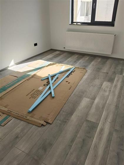 Apartament cu 3 camere decomandat în Apollo