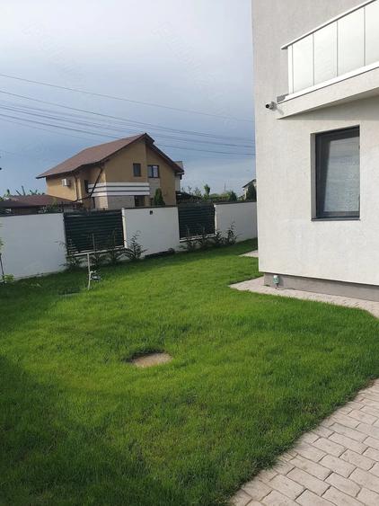 Casă cu Teren 400 Mp în Central