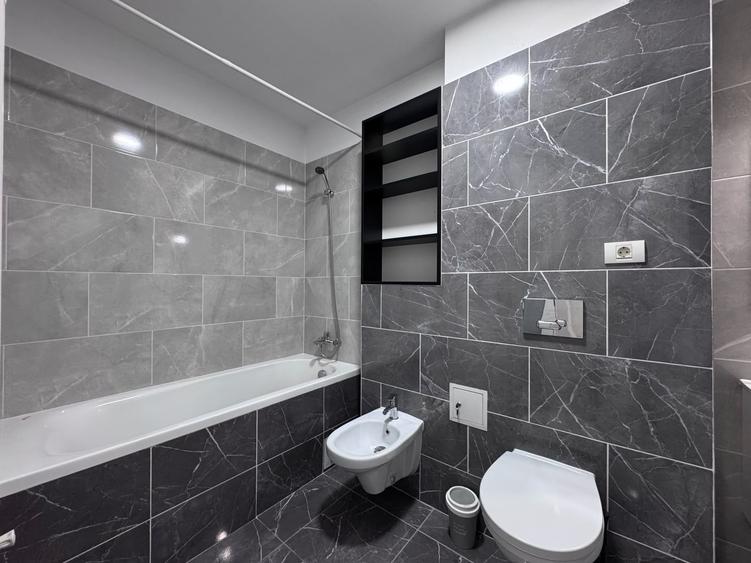 Apartament cu 2 camere decomandat, mobilat în Tractorul