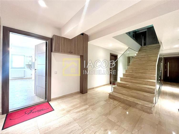 Apartament cu 3 camere decomandat în Ștefan cel Mare