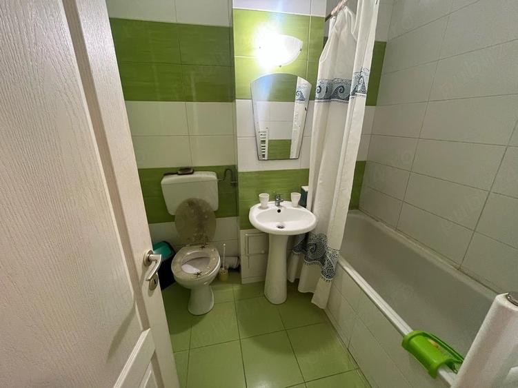 Garsonieră decomandată în Central