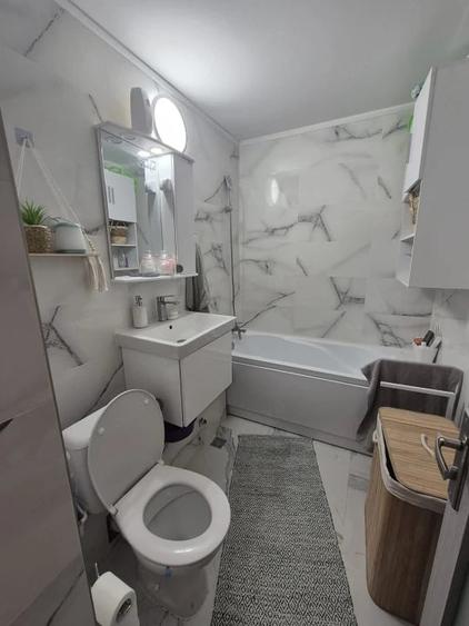 Apartament cu 2 camere decomandat în Trivale