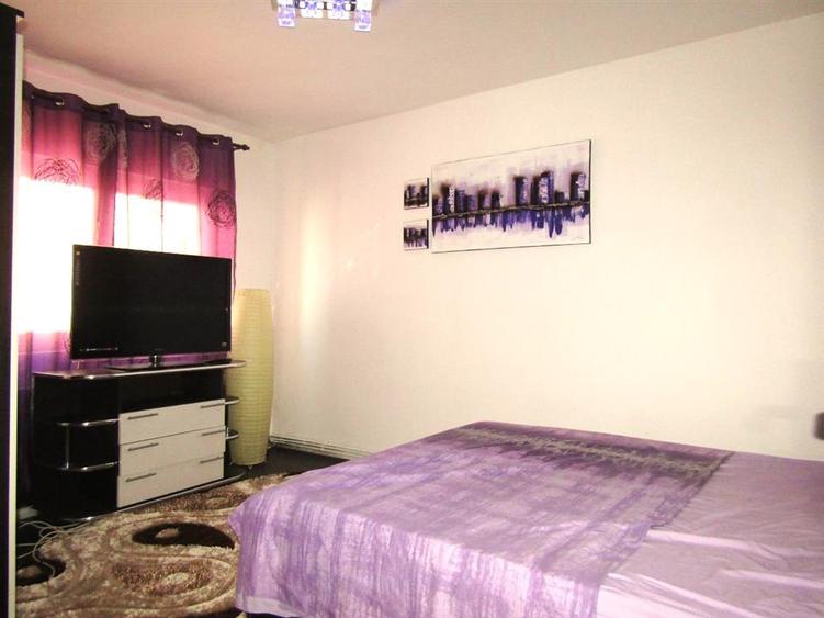 Apartament cu 2 camere decomandat în Micro 4