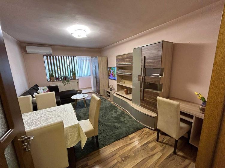 Apartament cu 2 camere decomandat în Central