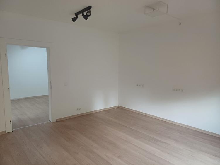 Casă cu 3 camere cu Teren 300 Mp în Elisabetin