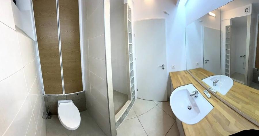 Birou, de 45 mp, în Calea Călărașilor
