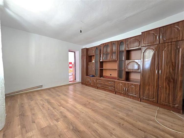 Casă individuală cu 4 camere cu Teren 5723 Mp în Bistra