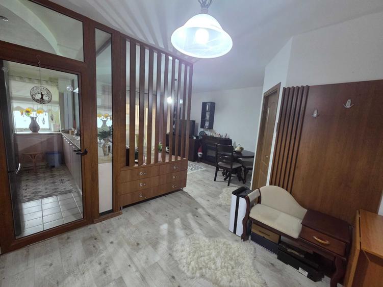 Inchiriez garsoniera moderna Str. Nasaud 6 | Etaj 2 | Renovata recent | Loc Parcare | 430 - 2