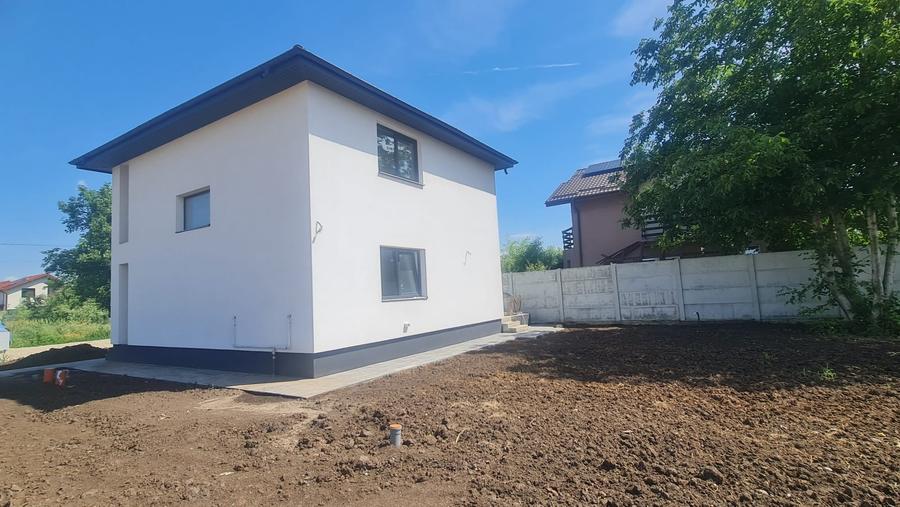 Casă cu 4 camere cu Teren 750 Mp în Berceni