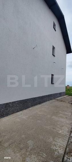 Casă cu 4 camere cu Teren 1000 Mp în Dumbrava