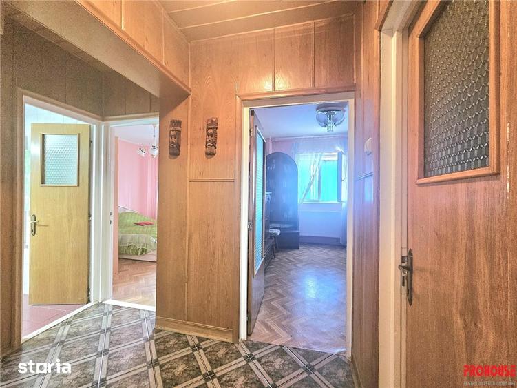 Apartament cu 3 camere decomandat în Bistrița Lac