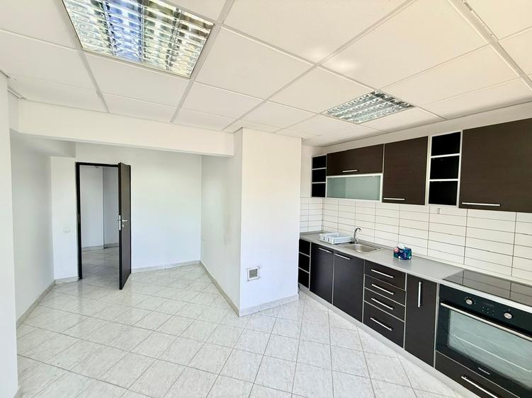 Apartament cu 4 camere decomandat în P-ța Unirii