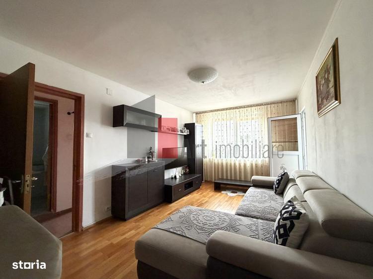 Apartament cu 4 camere decomandat în Berceni