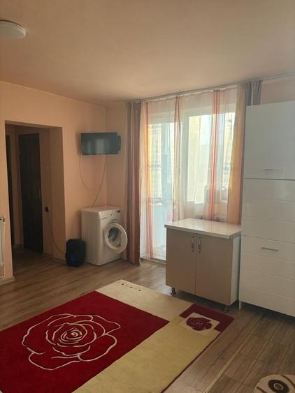 Apartament cu 3 camere decomandat în Petros
