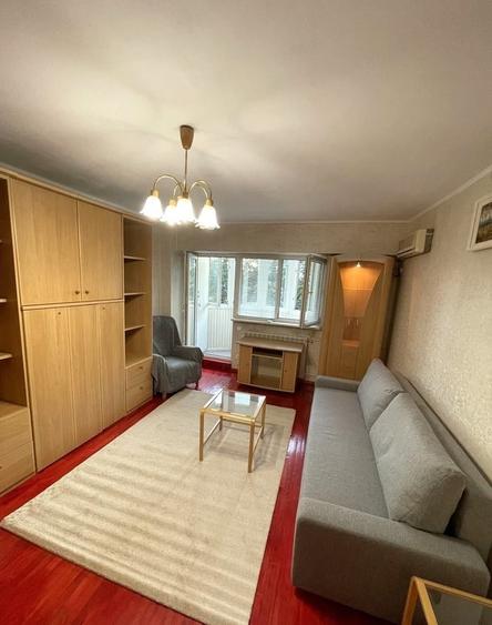 Garsonieră decomandată, mobilată în Muncii